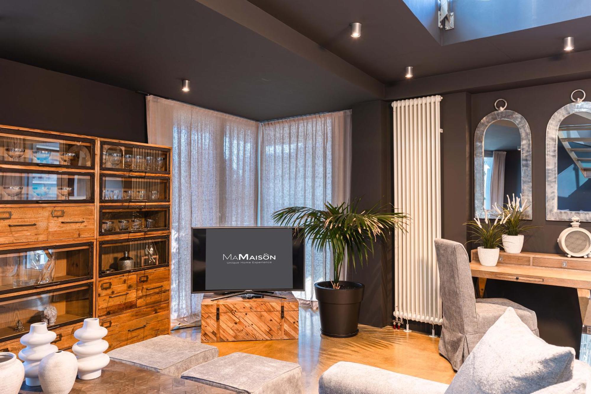 Ma Maison No5 Penthouse Loft, Private Heated Pool, Acropolis View, Ultra High Speed Internet 300 Mbps, Short Walk To Acropolis, Parking Upon Request, 1' From Metro Athena Bagian luar foto