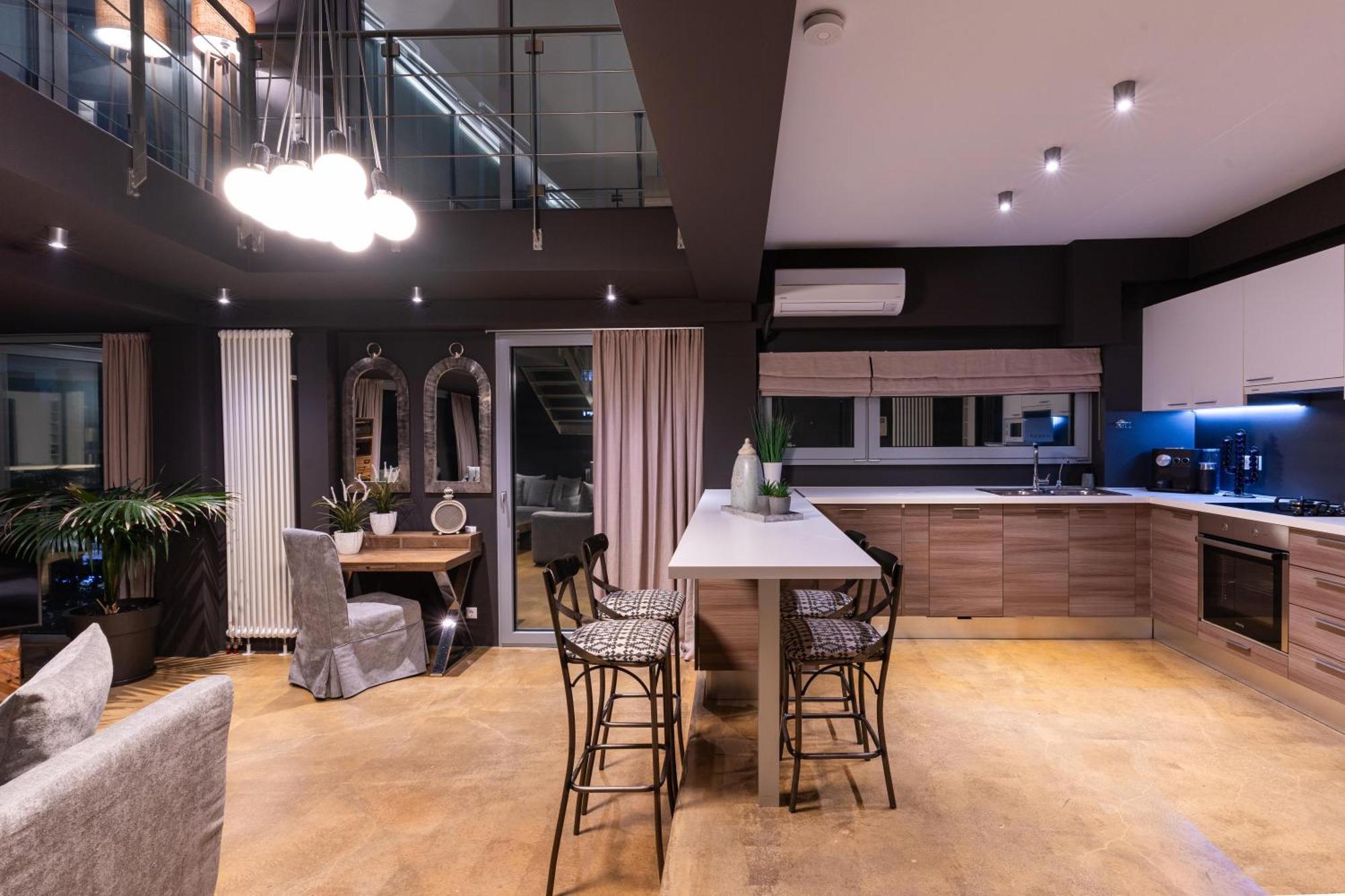 Ma Maison No5 Penthouse Loft, Private Heated Pool, Acropolis View, Ultra High Speed Internet 300 Mbps, Short Walk To Acropolis, Parking Upon Request, 1' From Metro Athena Bagian luar foto